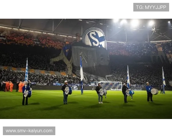 欧冠改制后联赛阶段竞争激烈，中游球队望创奇迹